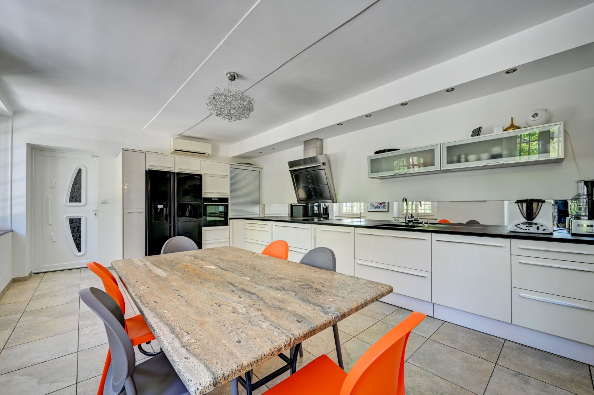 bastide 8 Rooms life annuity on CHATEAU GOMBERT (13013)