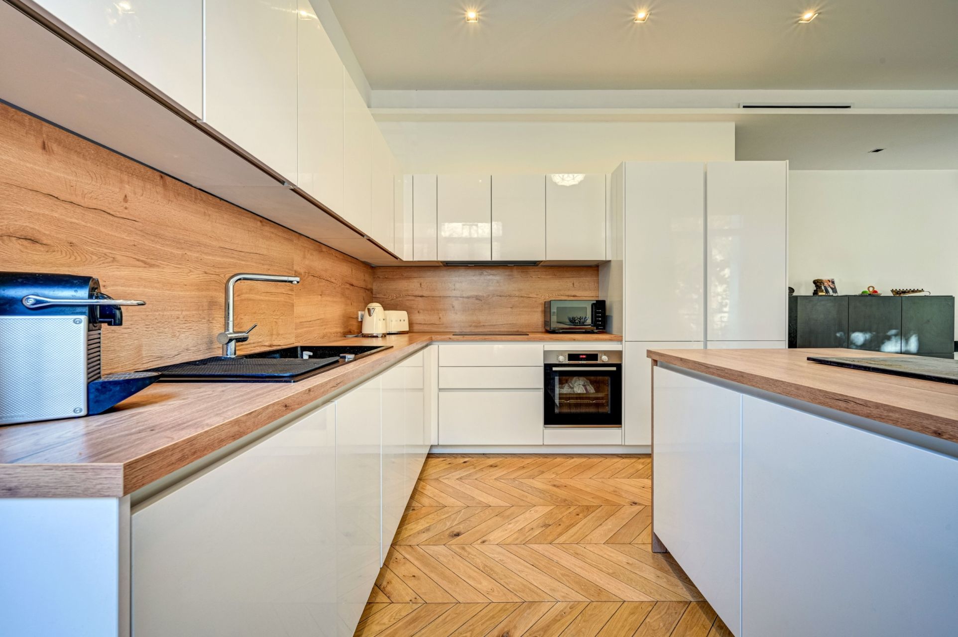 apartment 4 Rooms life annuity on MARSEILLE (13008)