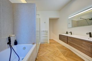 apartment 4 Rooms life annuity on MARSEILLE (13008)