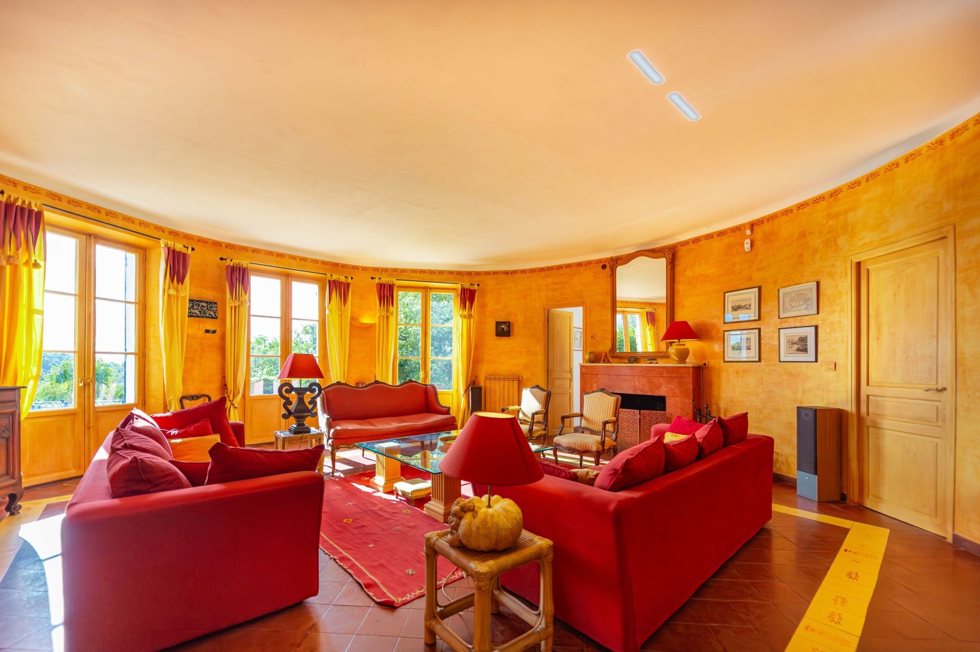 house 14 Rooms life annuity on OLLIOULES (83190)