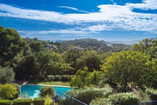 house 14 Rooms life annuity on OLLIOULES (83190)