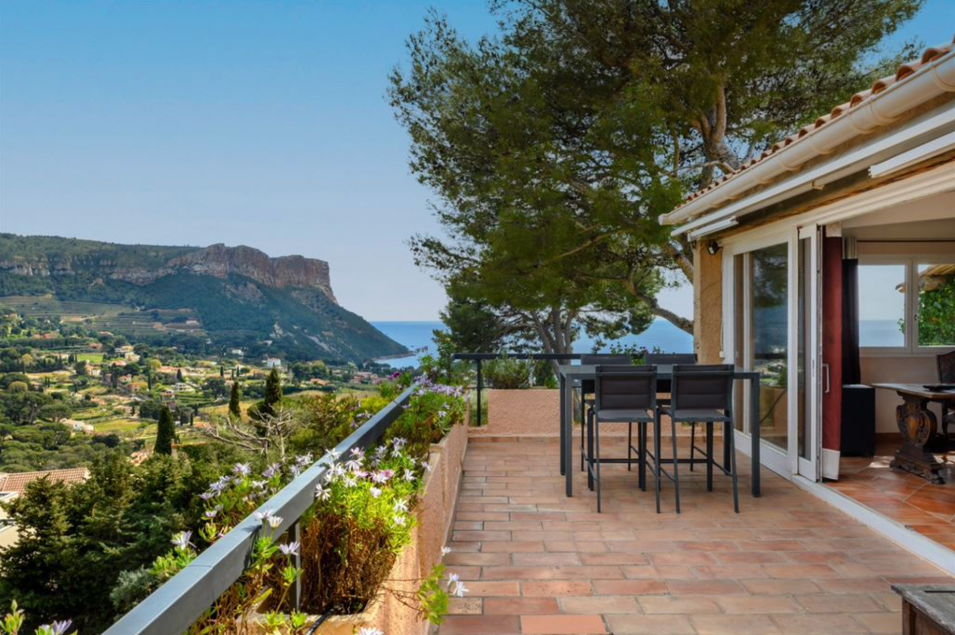 house 5 Rooms life annuity on CASSIS (13260)
