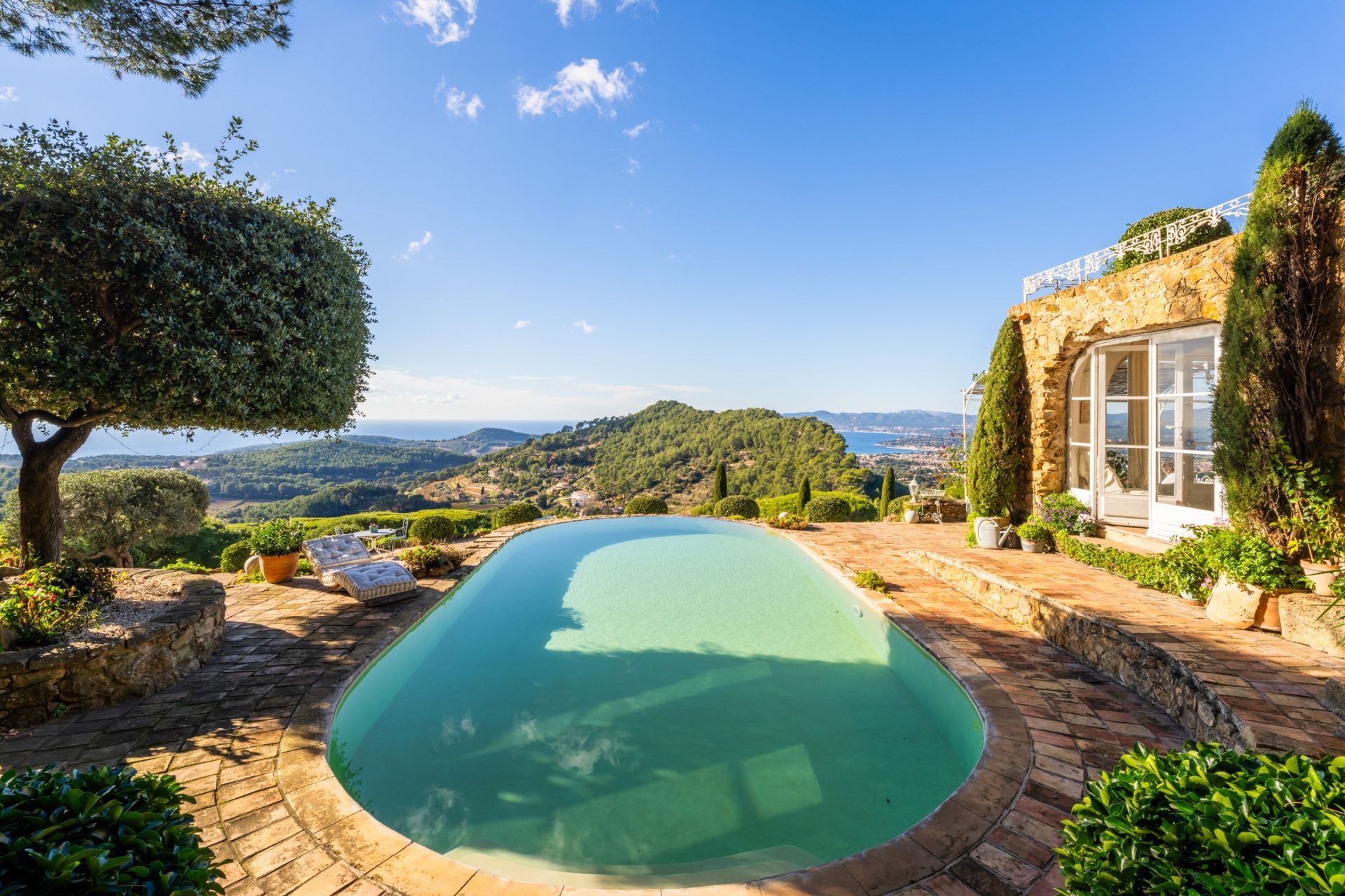 maison 3 Pièces en viager sur LA CADIERE D AZUR (83740)