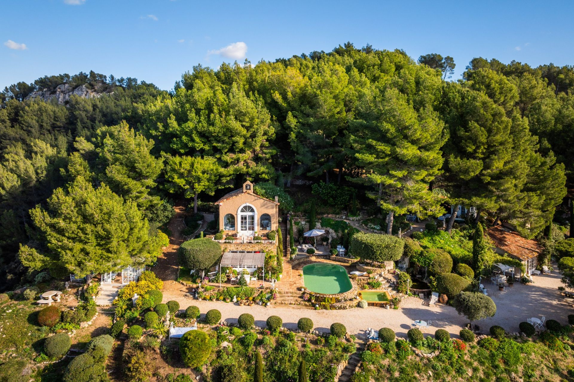 maison 3 Pièces en viager sur LA CADIERE D AZUR (83740)