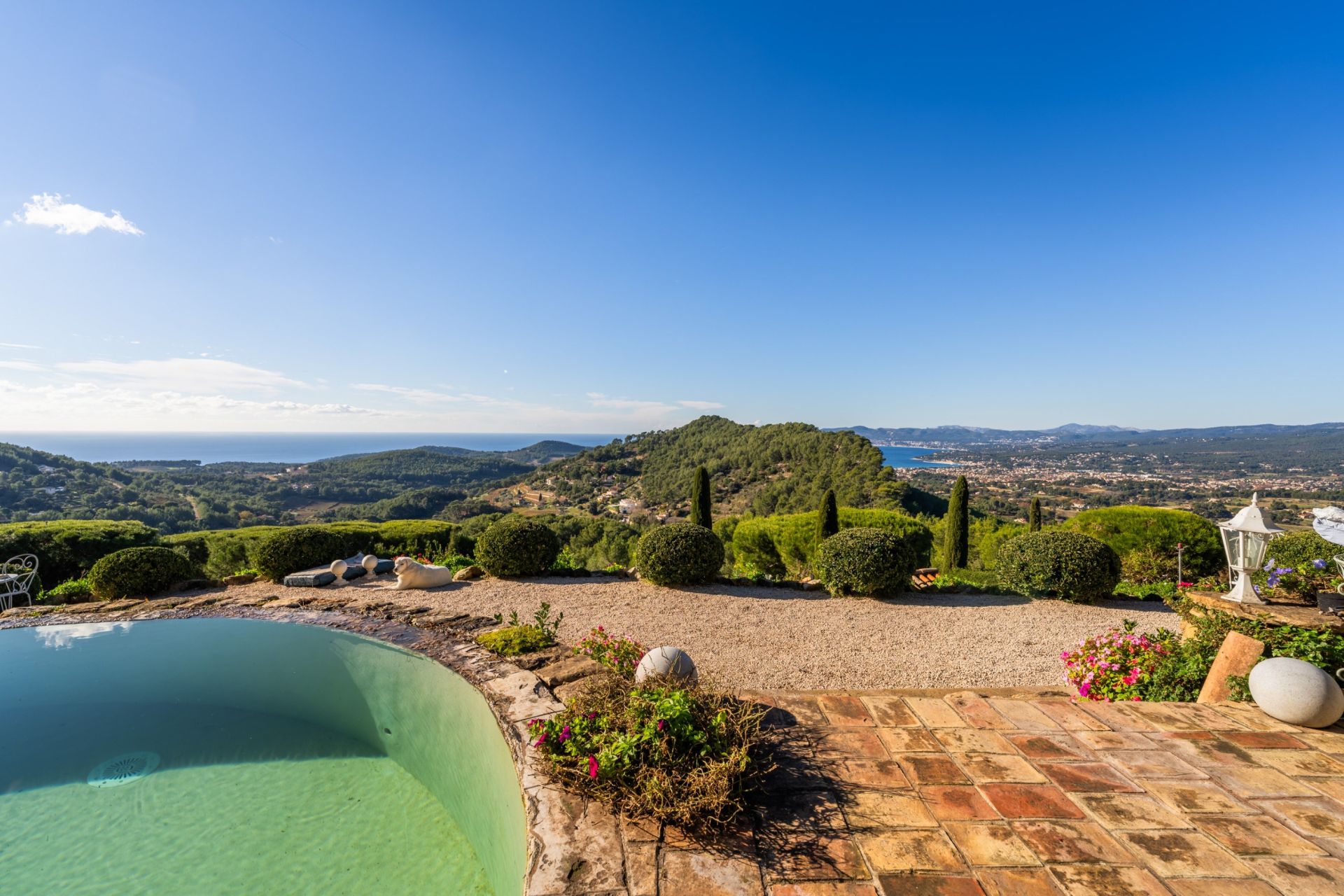 maison 3 Pièces en viager sur LA CADIERE D AZUR (83740)