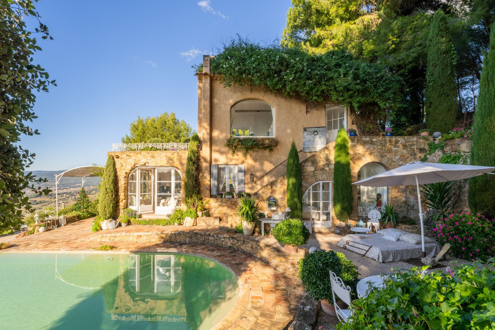 maison 3 Pièces en viager sur LA CADIERE D AZUR (83740)