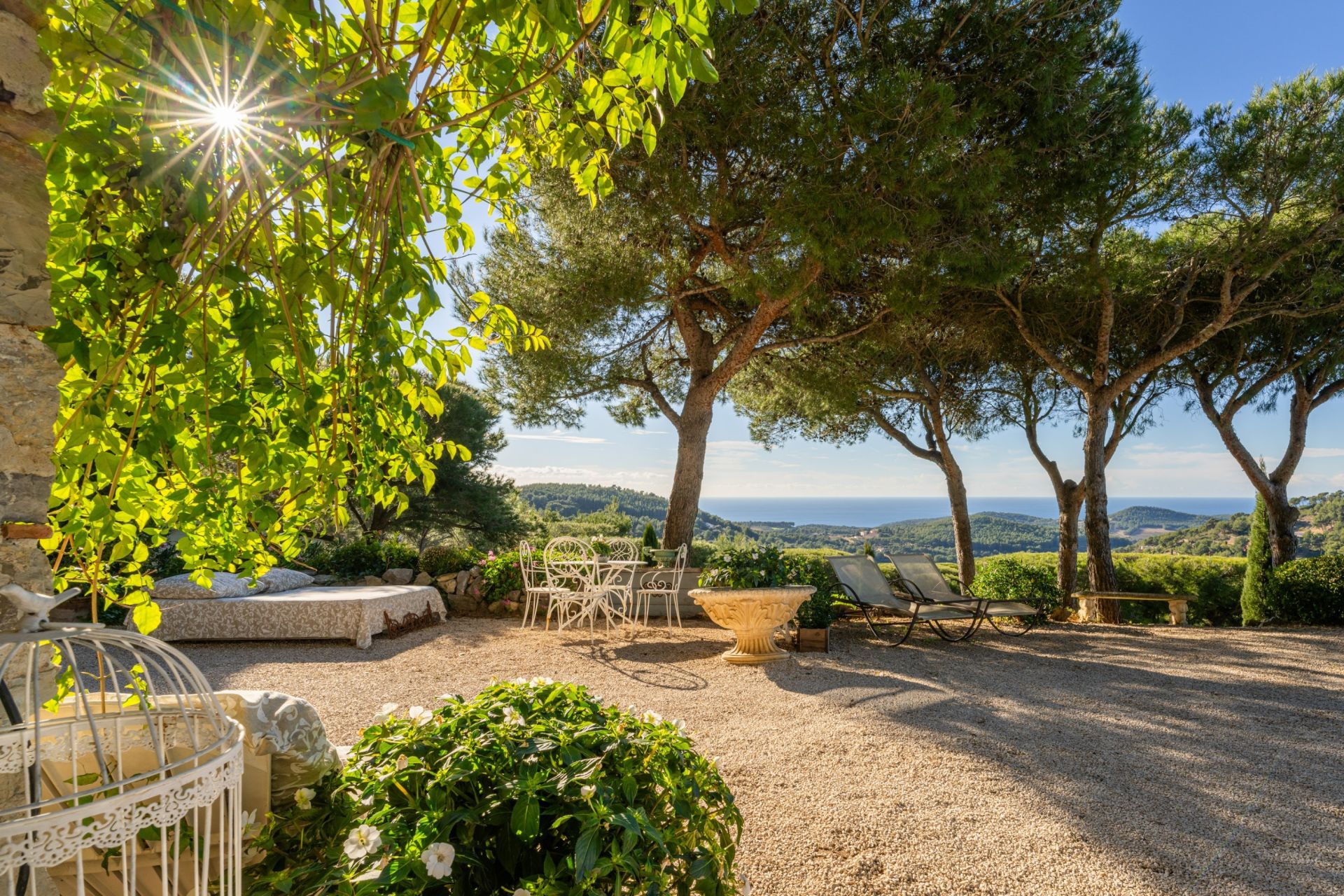 maison 3 Pièces en viager sur LA CADIERE D AZUR (83740)