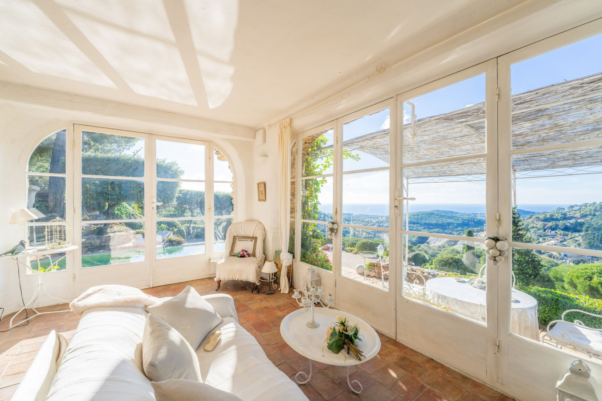 maison 3 Pièces en viager sur LA CADIERE D AZUR (83740)