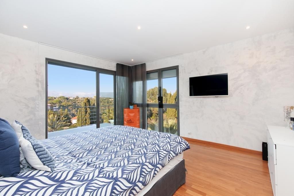 maison 6 Pièces en viager sur VALLAURIS (06220)