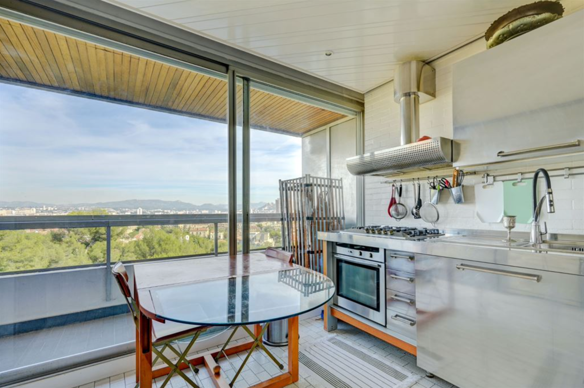 duplex 5 Rooms life annuity on MARSEILLE (13008)