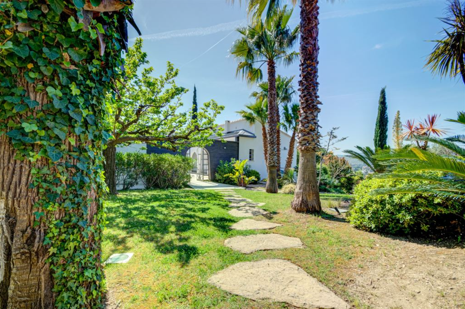 maison 8 Pièces en viager sur CASSIS (13260)