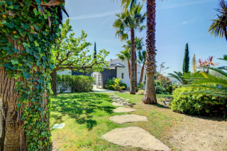 house 8 Rooms life annuity on CASSIS (13260)